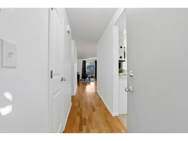 11683 SW BOONES BEND DR, Beaverton, OR 97008