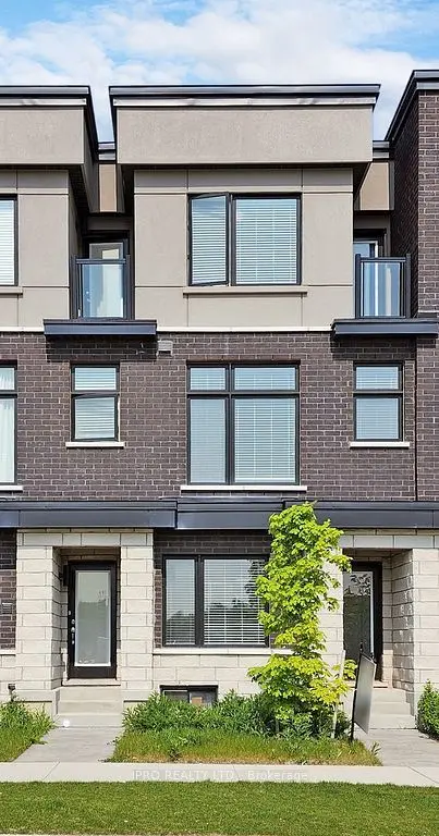 2614 Castlegate XING, Pickering, ON L1X 0H9