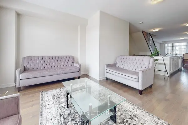 2614 Castlegate XING, Pickering, ON L1X 0H9