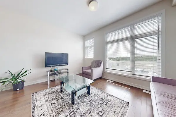 2614 Castlegate XING, Pickering, ON L1X 0H9