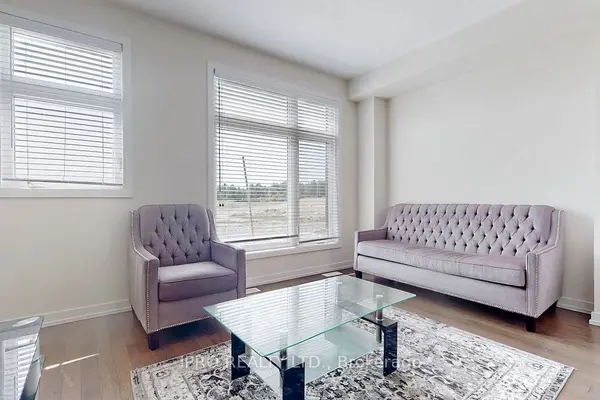 2614 Castlegate XING, Pickering, ON L1X 0H9