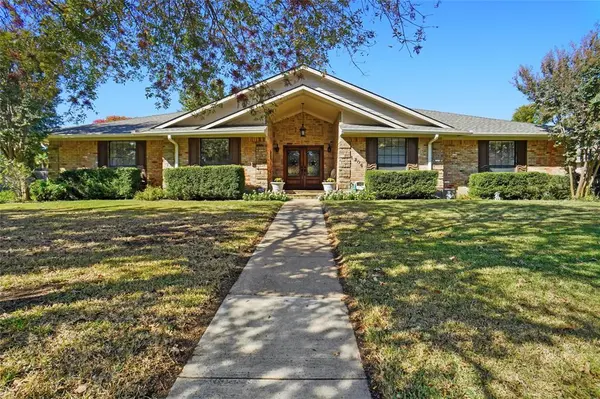 1206 Oakwood Trail,  Southlake,  TX 76092