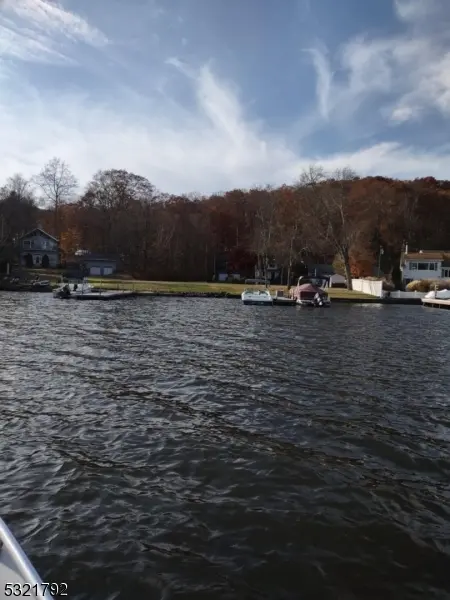 17-19 Shore Rd, Jefferson Twp., NJ 07849