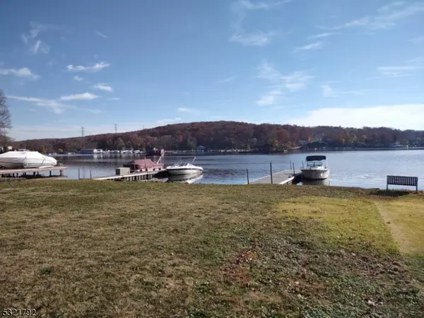 17-19 Shore Rd, Jefferson Twp., NJ 07849