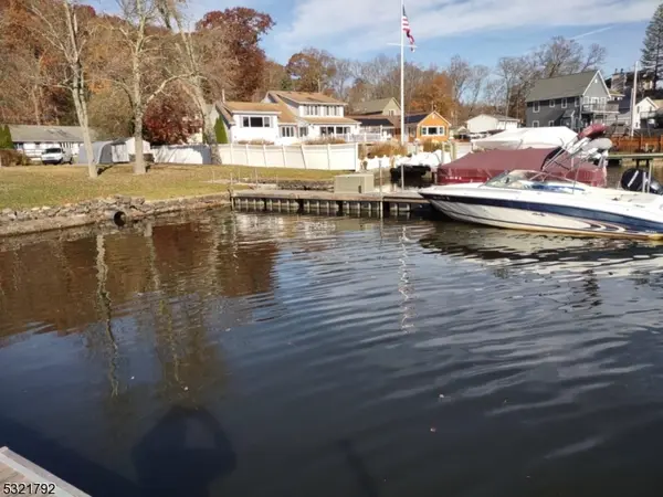 17-19 Shore Rd, Jefferson Twp., NJ 07849