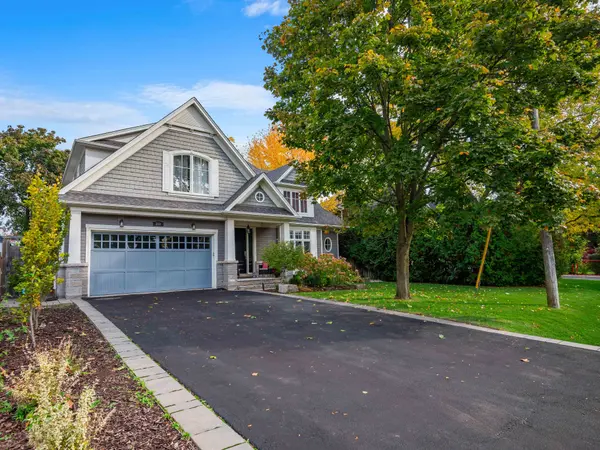 231 Cherryhill RD, Oakville, ON L6L 3E3