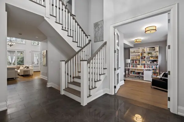 231 Cherryhill RD, Oakville, ON L6L 3E3