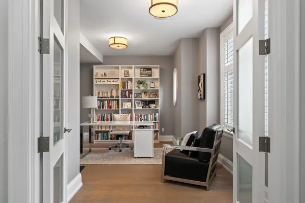 231 Cherryhill RD, Oakville, ON L6L 3E3