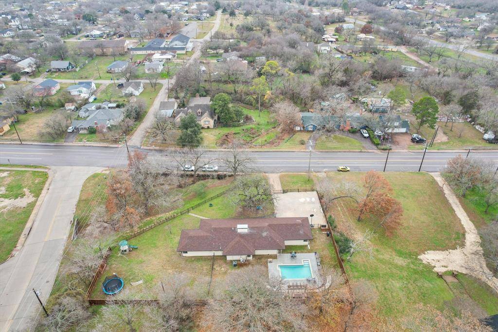 300 W College Avenue, Alvarado, TX 76009