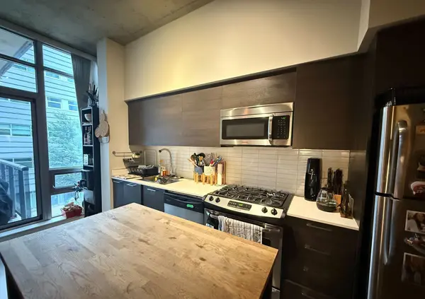 399 Adelaide ST W #305, Toronto C01, ON M5V 1S4