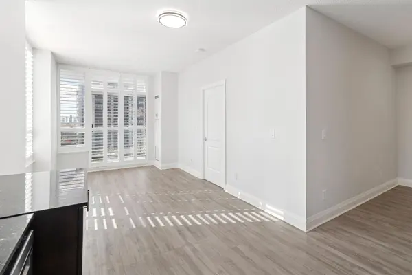 20 North Park RD #1108, Vaughan, ON L4J 0G7