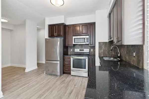 20 North Park RD #1108, Vaughan, ON L4J 0G7