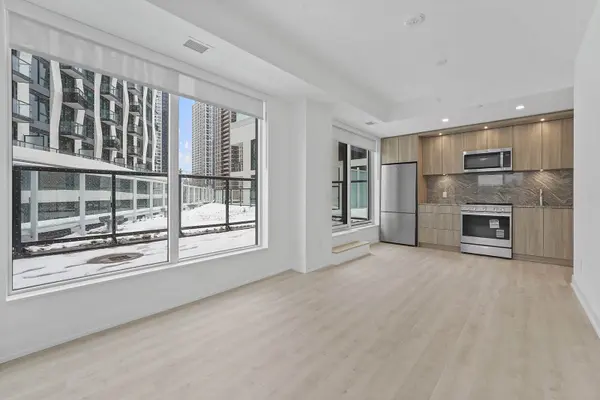 25 Cordova AVE #307, Toronto W08, ON M9A 0E5