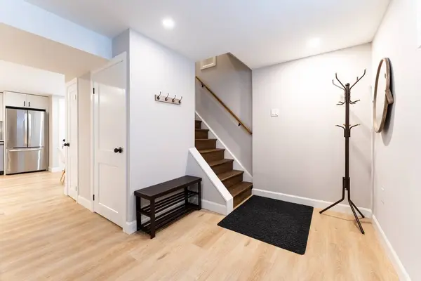 36 Cloke CT #Bsmt, Hamilton, ON L8T 1N5