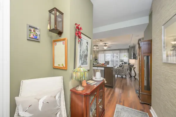 1030 Coronation DR #812, London North, ON N6G 0G5