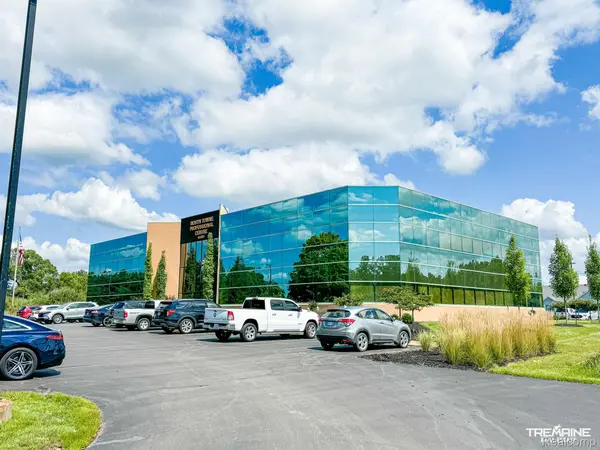 14165 N FENTON RD #204 E, Fenton Twp, MI 48430