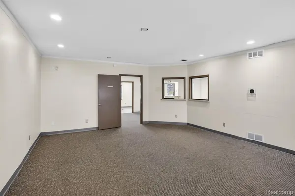 10683 S SAGINAW ST #A, Grand Blanc, MI 48439