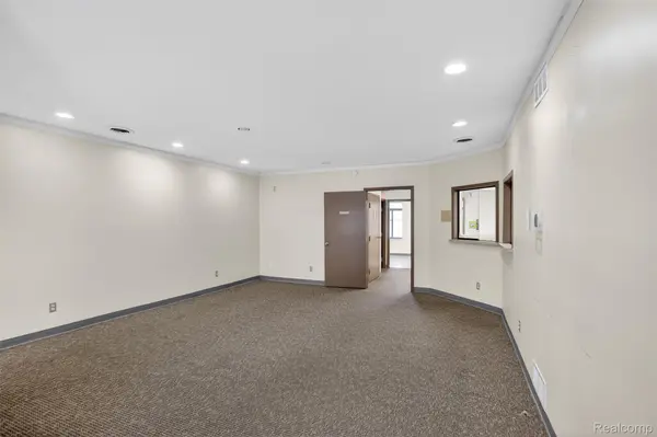 10683 S SAGINAW ST #A, Grand Blanc, MI 48439