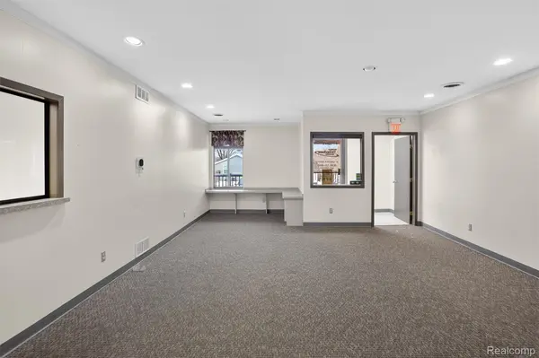 10683 S SAGINAW ST #A, Grand Blanc, MI 48439