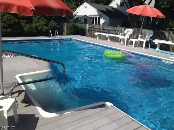 7 Dale Ave, Pequannock Twp., NJ 07444