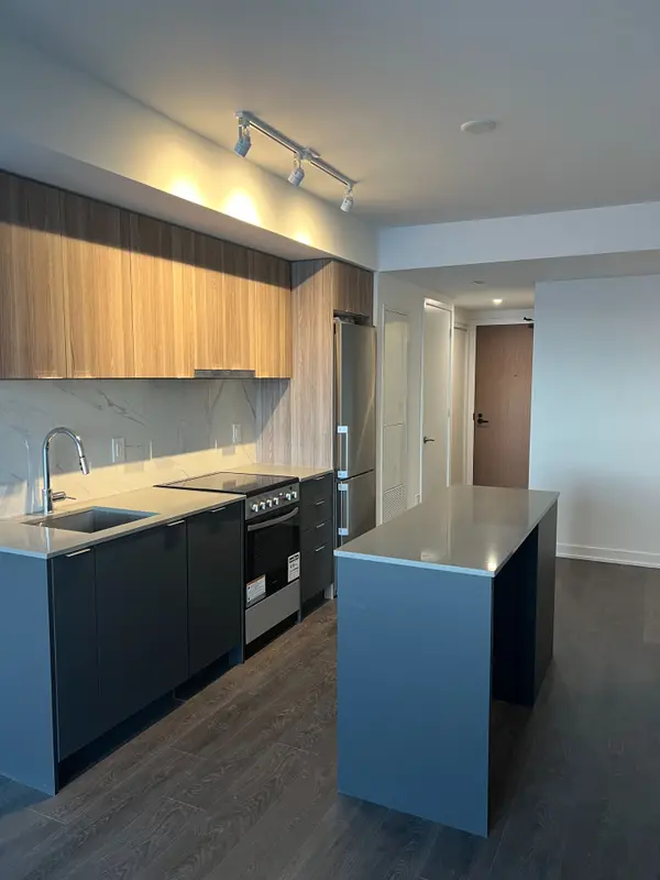 8 Tippett RD S #708, Toronto C06, ON M3H 0E7