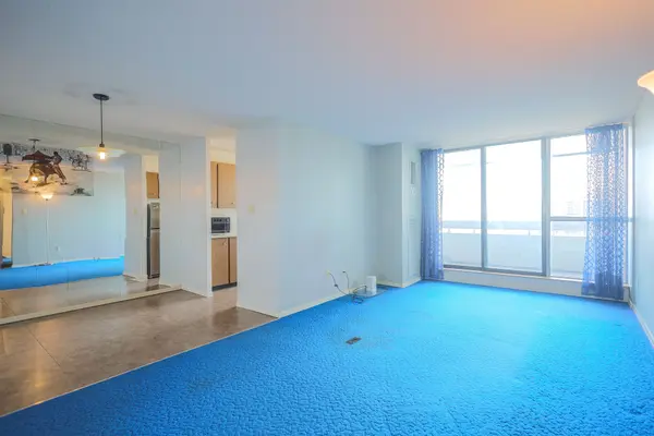 25 Kensington RD #1709, Brampton, ON L6T 3W8