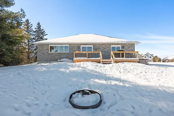 1749 Morris AVE, Selwyn, ON K0L 1T0