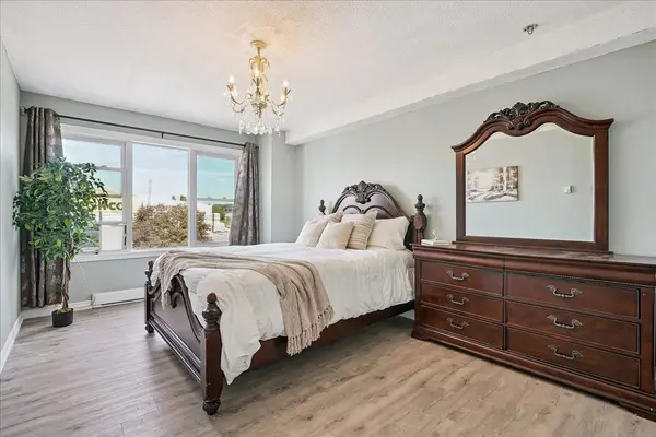 912 Rymal RD E #7, Hamilton, ON L8W 3N4