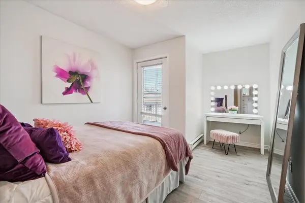 912 Rymal RD E #7, Hamilton, ON L8W 3N4