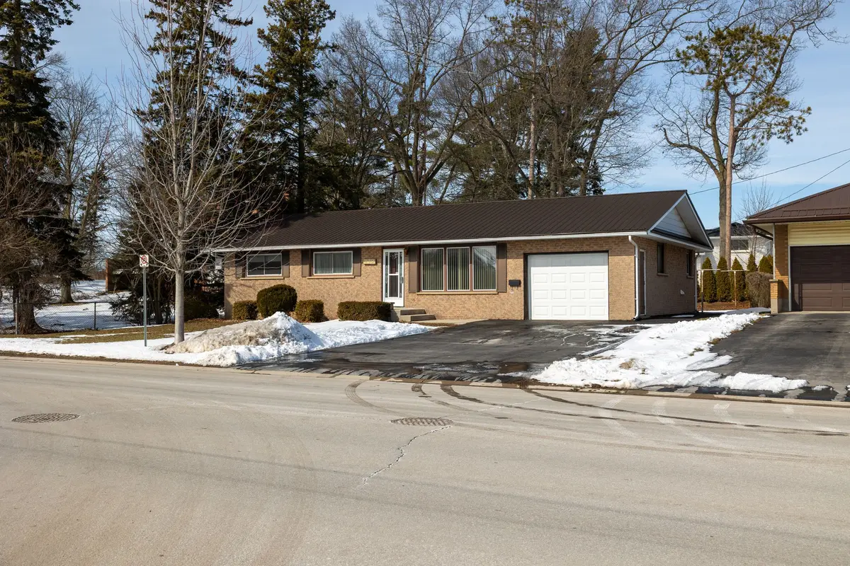 209 ARGYLE AVE, Norfolk, ON N4B 1J8