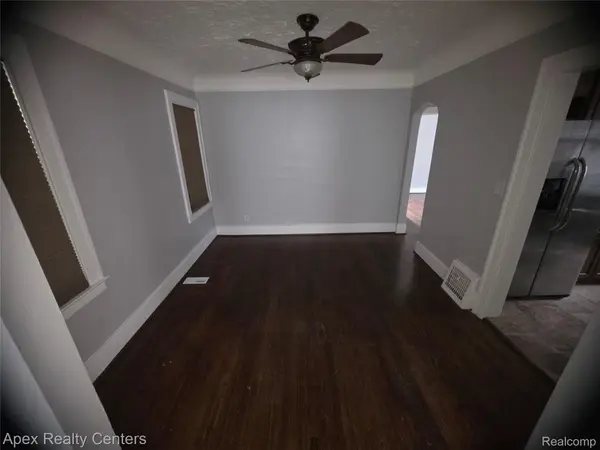 6444 Coleman ST, Dearborn, MI 48126