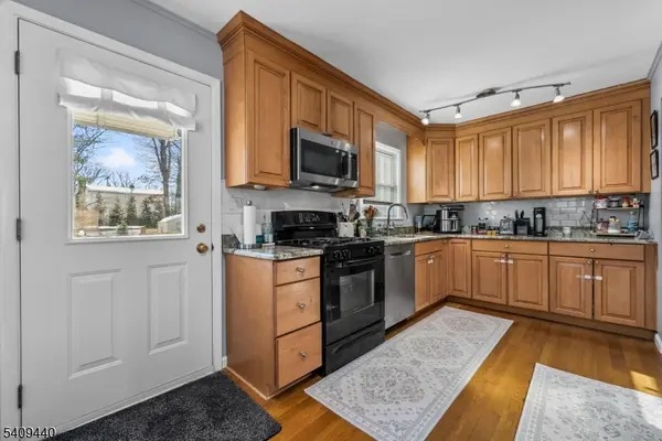 77 Riverside Dr, Denville Twp., NJ 07834