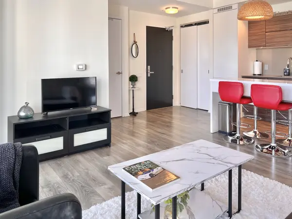 125 Peter ST #2708, Toronto C01, ON M5V 2E9