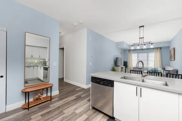 9973 Keele ST #202, Vaughan, ON L6A 3Y5