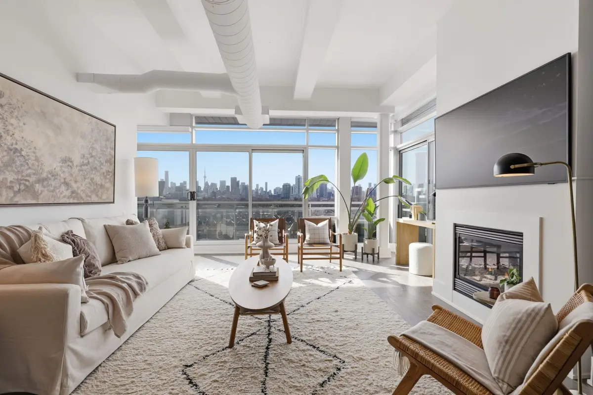 233 Carlaw AVE #804, Toronto E01, ON M4M 3N6