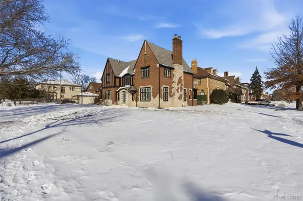 9500 La Salle BLVD, Detroit, MI 48206