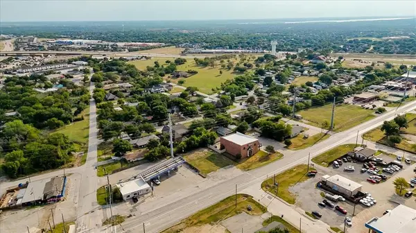 205 E Byron Nelson Boulevard, Roanoke, TX 76262