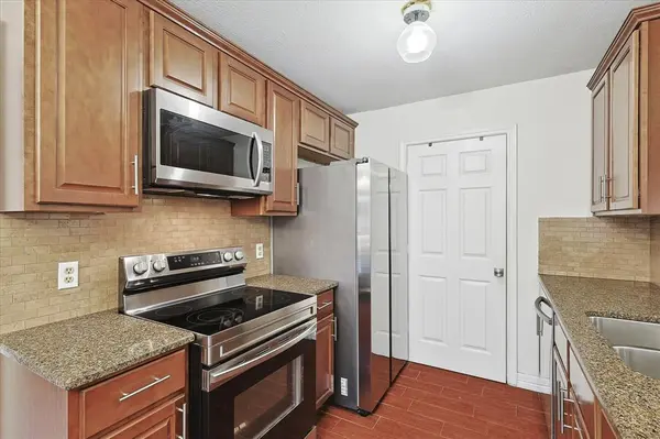 2320 Carol Good Lane, Carrollton, TX 75006