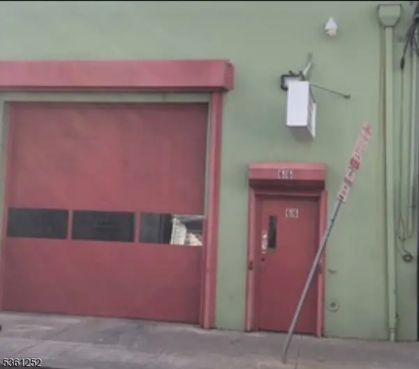 68 Garden St, Newark City, NJ 07105