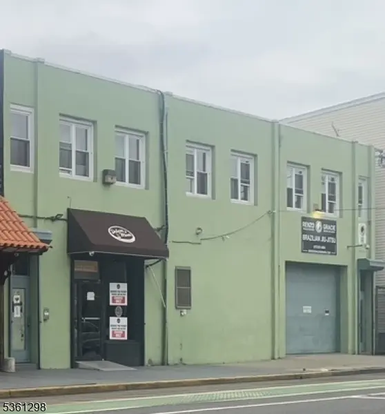 170 Mcwhorter St, Newark City, NJ 07105