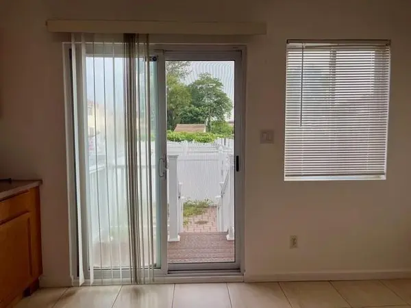 22 Spirit LN, Staten  Island, NY 10303