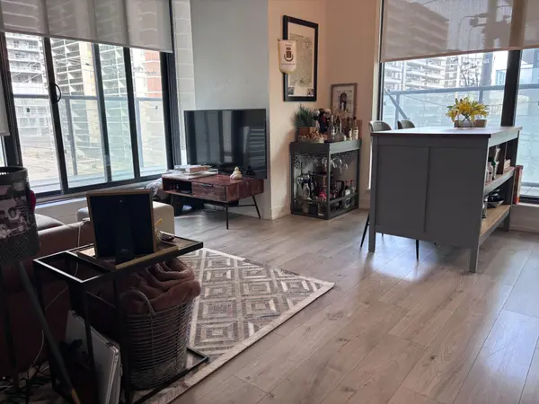 161 Roehampton AVE #208, Toronto C10, ON M4P 1P9