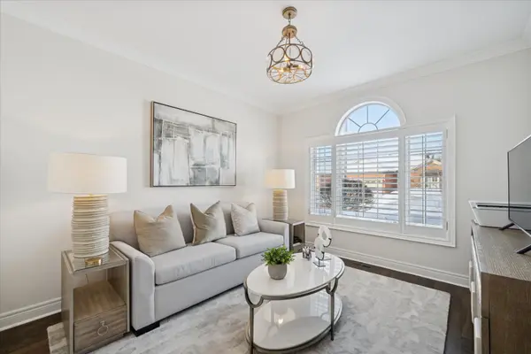 86 Couples Gallery N/A, Whitchurch-stouffville, ON L4A 1M7