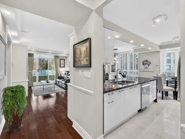 100 Promenade CIR #206, Vaughan, ON L4J 7W7