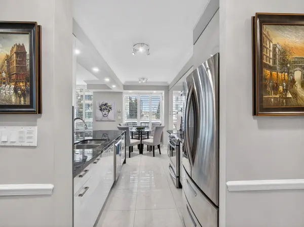 100 Promenade CIR #206, Vaughan, ON L4J 7W7