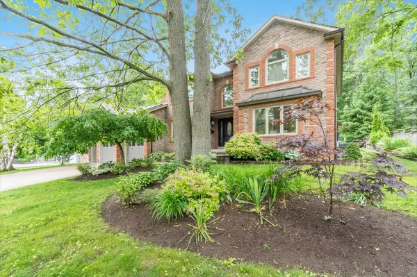 6 Alana DR, Springwater, ON L9X 0S2