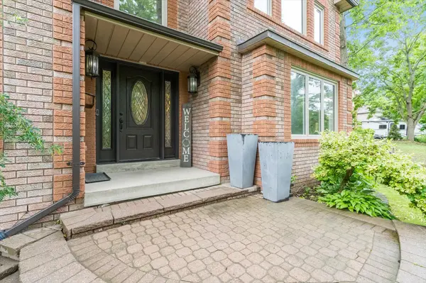 6 Alana DR, Springwater, ON L9X 0S2