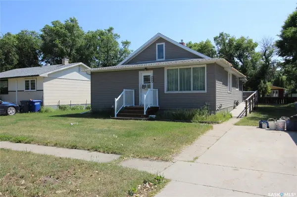 614 Front STREET, Eastend, SK S0N 0T0