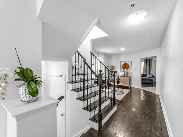 16 Albery RD, Brampton, ON L7A 0K7