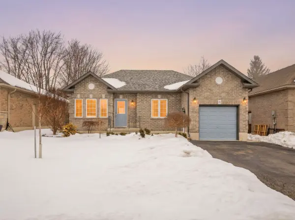 15 Irving DR, Norwich, ON N0J 1P0